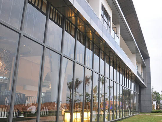玻璃幕墙报价分析玻璃幕墙骨架需要的材料